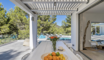 Resa Estates Ivy Cala Tarida Ibiza  luxe woning villa for rent te huur house living room.png